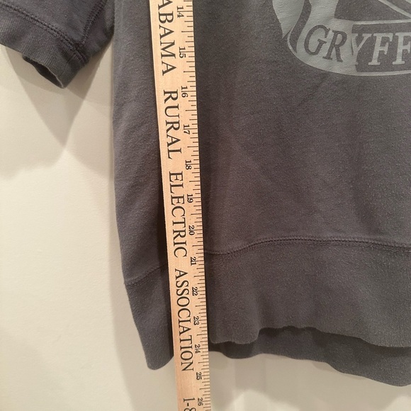 Harry Potter Gryffindor V-Neck Sweatshirt Hoodie Wizard Warner Bros. Movie Sz L - Picture 4 of 8